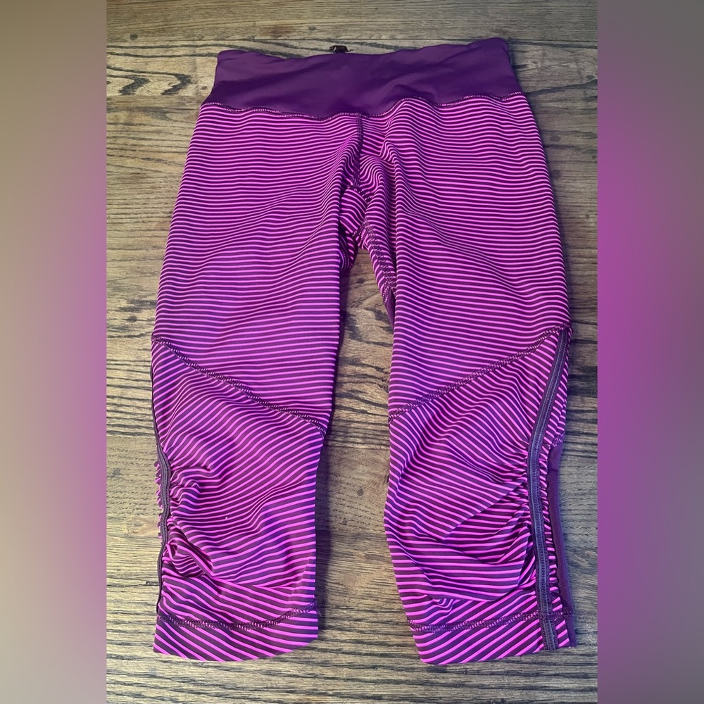 Lulemon Striped Crop Pants w/ Zippered Pocket in Back Waistband!!